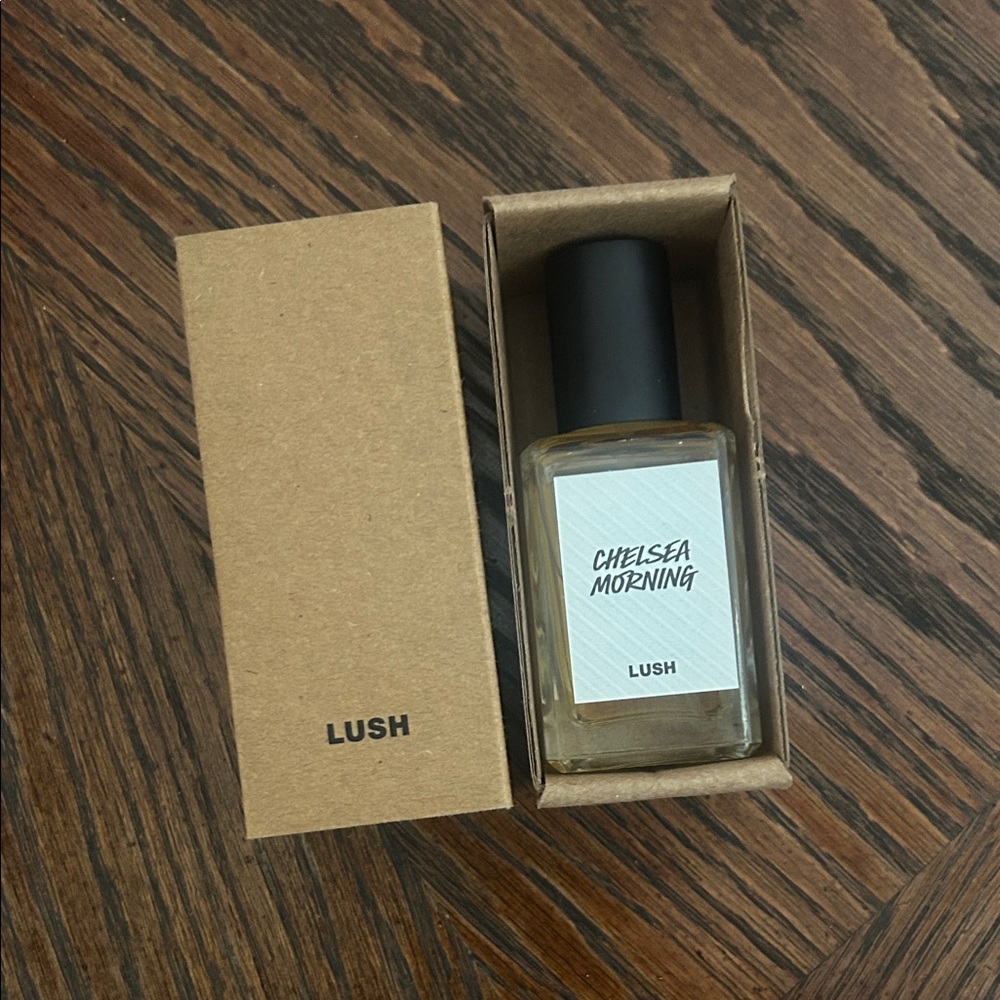 Lush Chelsea Morning Fragrance with Black Cap